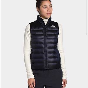 North Face Dark Blue Puffy Vest Women’s Medium